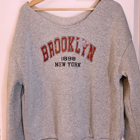 off shoulder crew neck - Picture 2 of 2